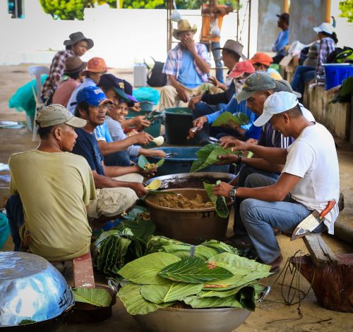A Community preparing a Vunung